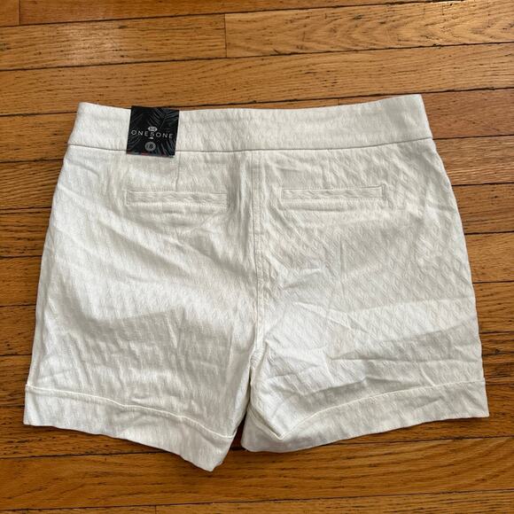 NEW Womens Size 8 Cream Shorts - Picture 1 of 5